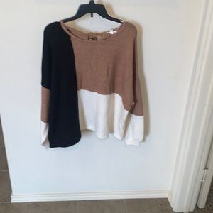 S/M Sweater with bow in the back